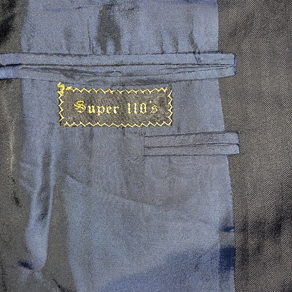 40R Oxford Suit. Navy Blue 34 Waist, 30 Length - Picture 3 of 5